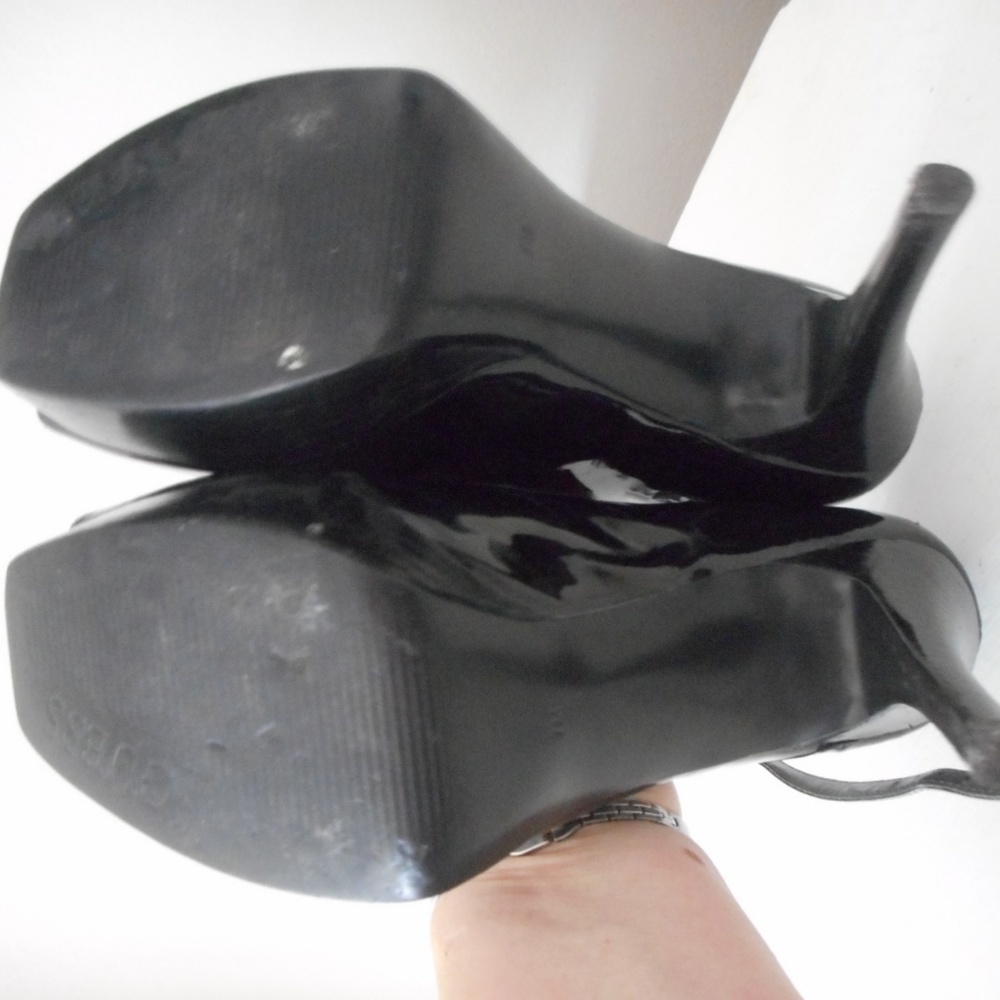 Guess open toe 4.5" heel Black Patent Leather pump - Picture 6 of 8